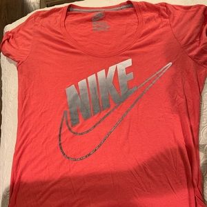 Nike xl women’s shirt loose fit